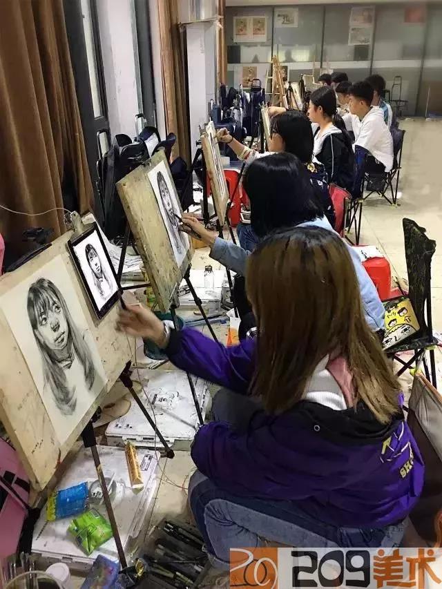 209畫室學(xué)生日常.jpg