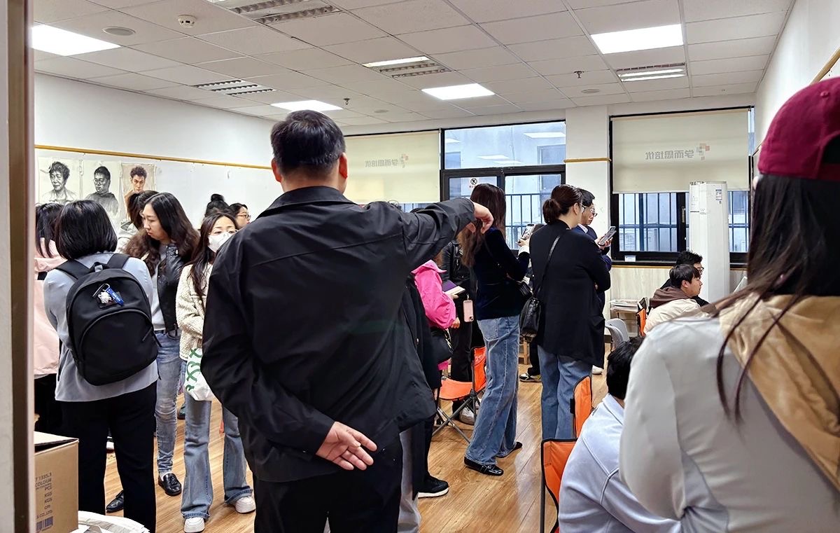 小孩子的美術教育：為什么選擇美術培訓機構比自學更有效？